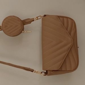 Quilted Adjustable Strap Handbag